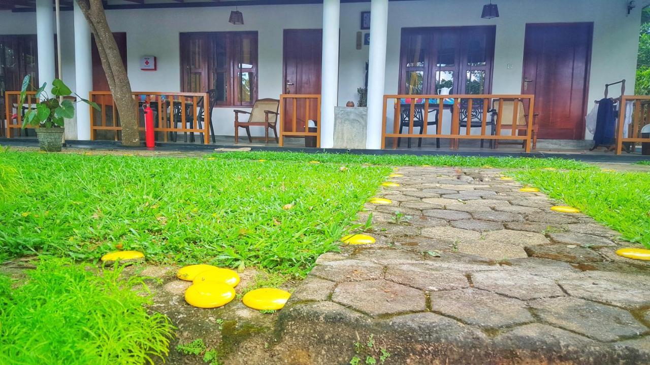 Luvi Lucas River Side Weligama Bagian luar foto